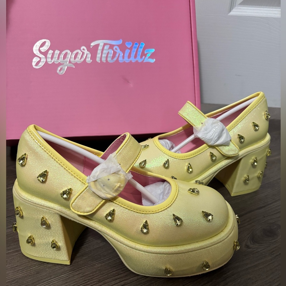 NIB Dolls Kill / Sugar Thrillz Lemon Fruit Fusion Platform Mary Janes